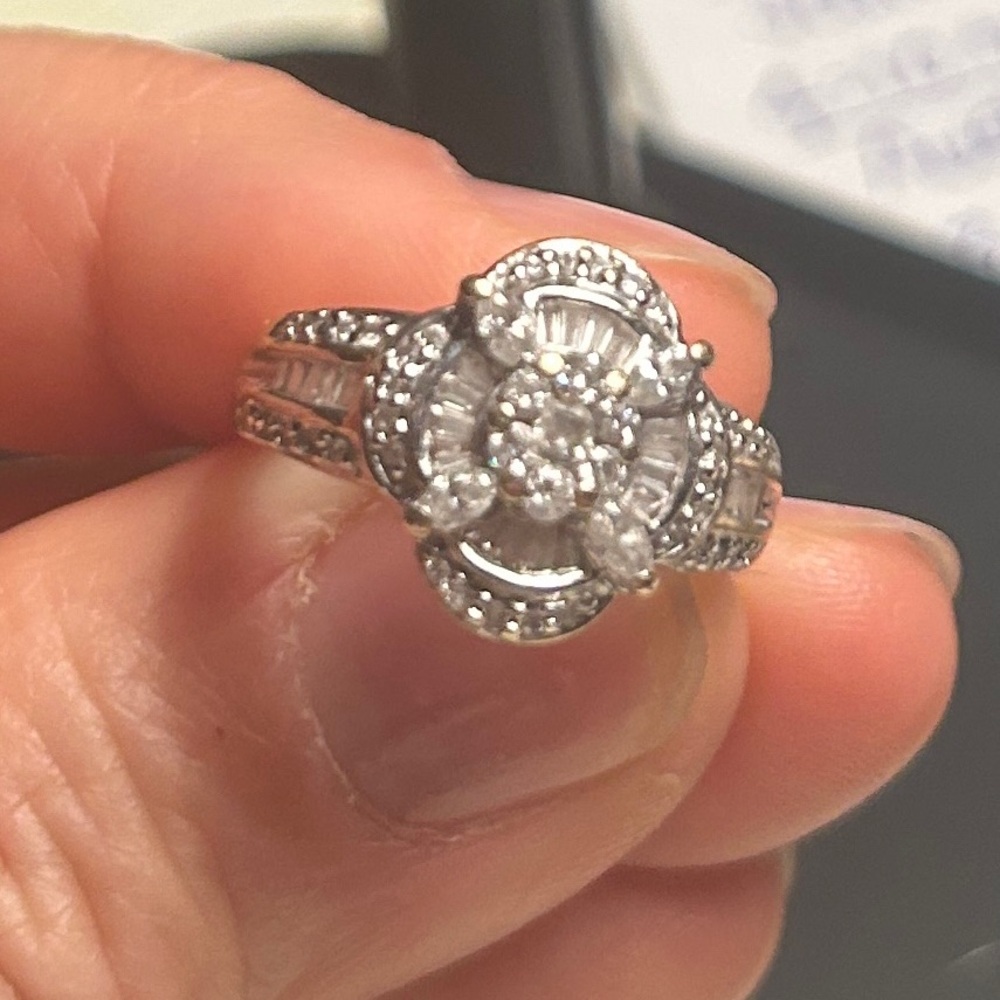 Elegant Diamond Statement Ring - Picture 11 of 16